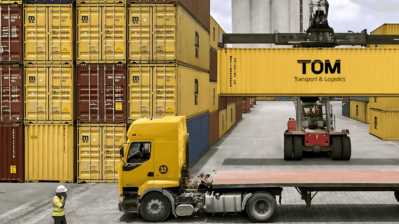 TOM MEDLOG Carousel Image 2